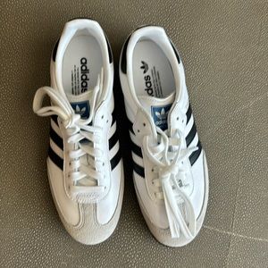 Brand new without box Adidas OG Samba white UK6 US 7.5
